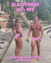 Load and play video in Gallery viewer, Sustainable Men&#39;s Swim briefs - Pink Leaves
